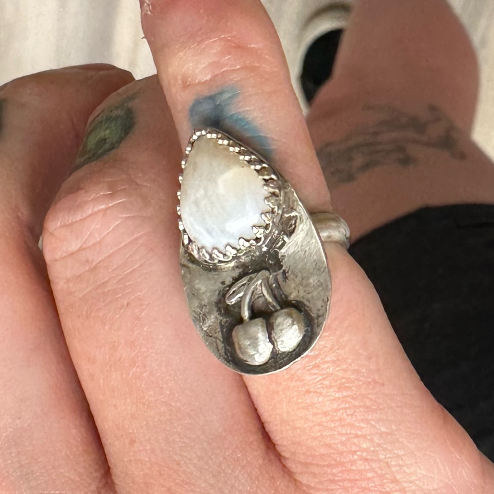 Teeny tiny cherry moonstone ring real sterling silver size 2.5/3 knuckle ring - Picture 1 of 5